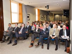 Ampliar foto: Artculo en El Peridico de Aragn sobre las alegaciones de los Colegios aragoneses al anteproyecto de Ley de Servicios y Colegios Profesionales