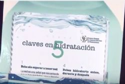 Ampliar foto:  Los farmacuticos recuerdan la importancia de una correcta hidratacin ante las elevadas temperaturas