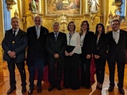 Ampliar foto: La presidenta de los farmacuticos de Zaragoza, Raquel Garca, Medalla de Oro de la Academia de Farmacia Reino de Aragn
