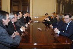 Ampliar foto: Mdicos y enfermeros acuerdan con el Ministerio de Sanidad mantener el modelo del SNS